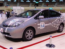 Toyota uvede elektromobil Prius do zásuvky