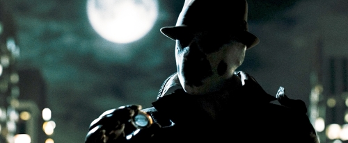 Jackie Earle Haley jako Walter Kovacs/Rorschach. (bontonfilm.cz)