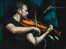 Luca D’Alberto při bratislavském koncertě ve Velkém koncertním studiu Slovenského rozhlasu; 28. června 2019. (Rudolf Baranovič)